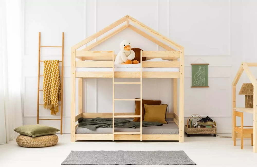 Domečková patrová dětská postel s roštem v přírodní barvě 80x200 cm DMPN – Adeko