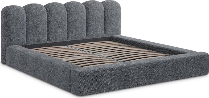 Tmavě šedá čalouněná dvoulůžková postel s úložným prostorem s roštem 160x200 cm Mano – Makamii