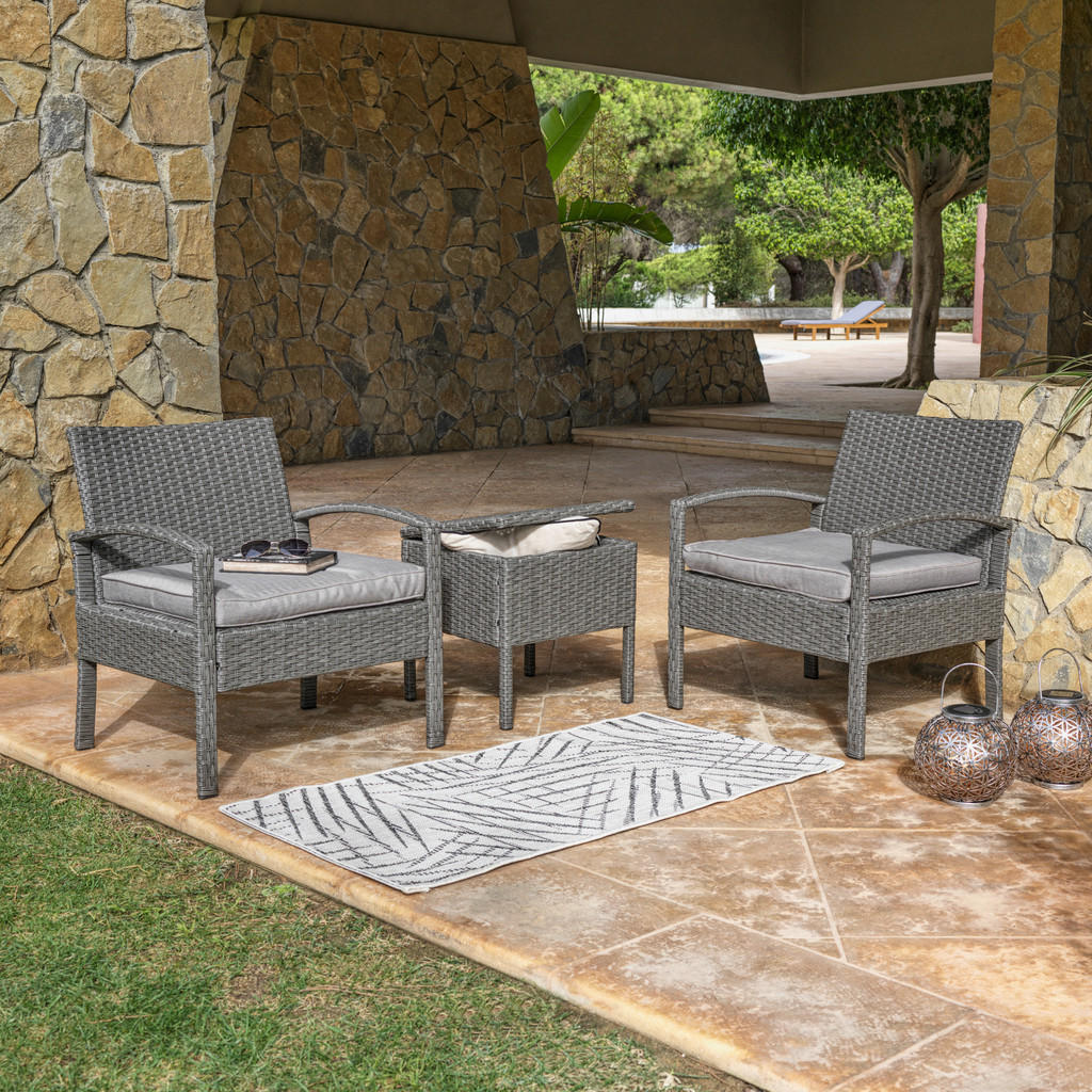 Luca Bessoni SADA NA BALKON Luca Bessoni