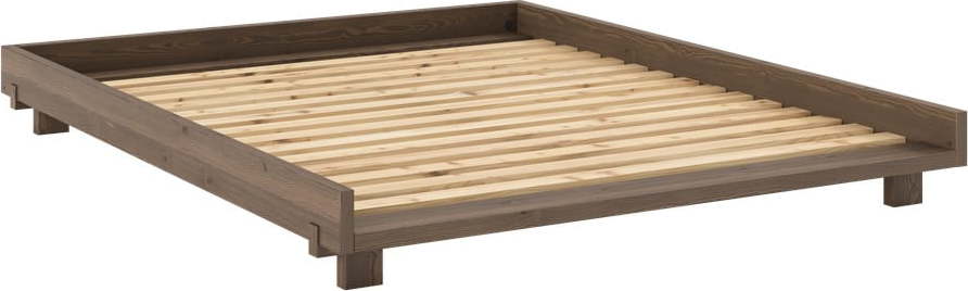 Hnědá dvoulůžková postel z borovicového dřeva s roštem 160x200 cm Social – Karup Design