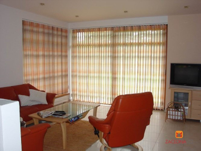 Volba stínění z dekoračních látek s ohledem na průchod světla